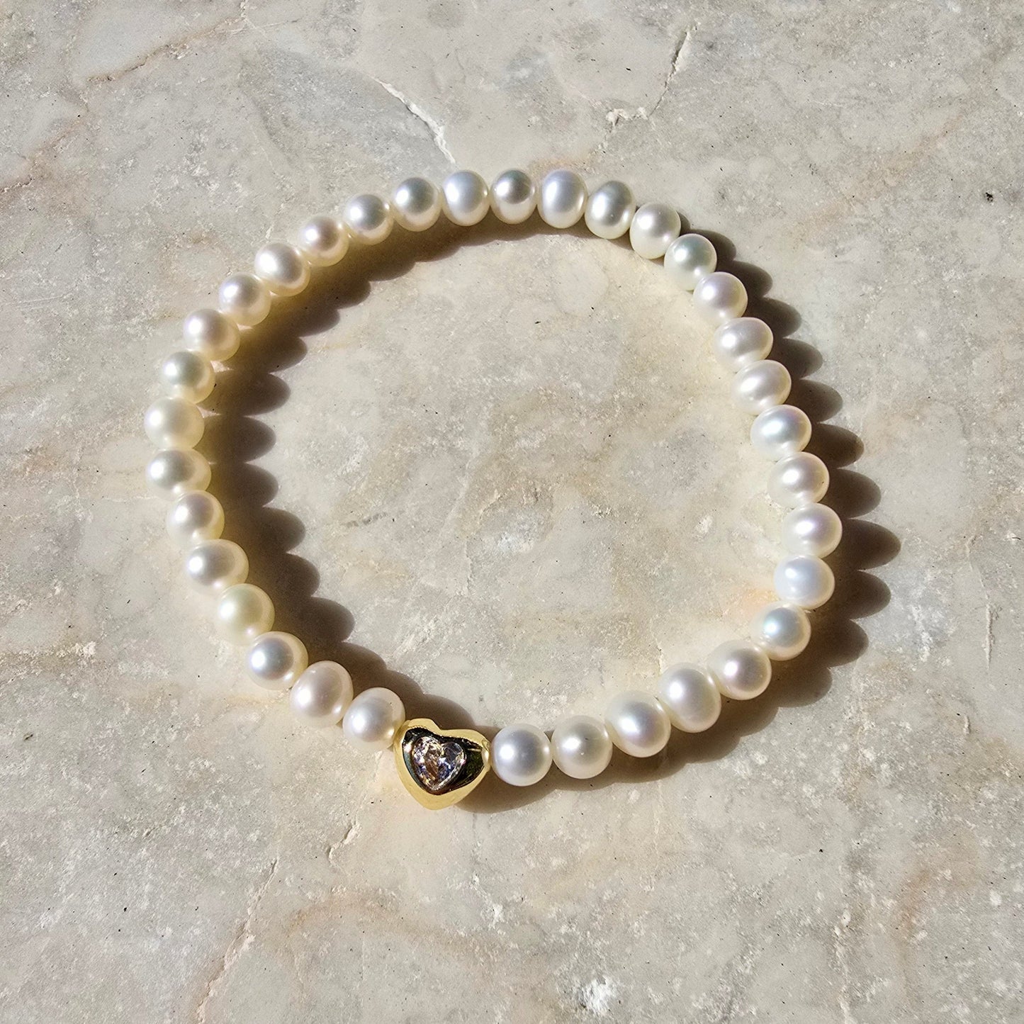 Bubble Heart Stretch Bracelet in Freshwater Pearl