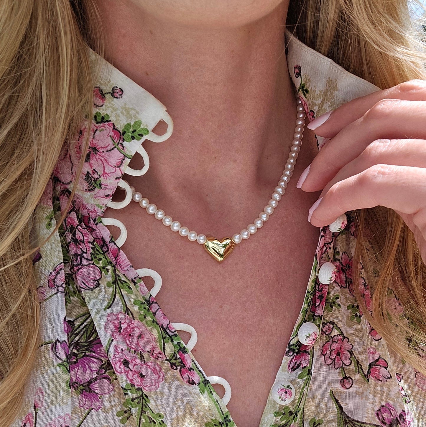 Love Necklace in Freshwater Pearl