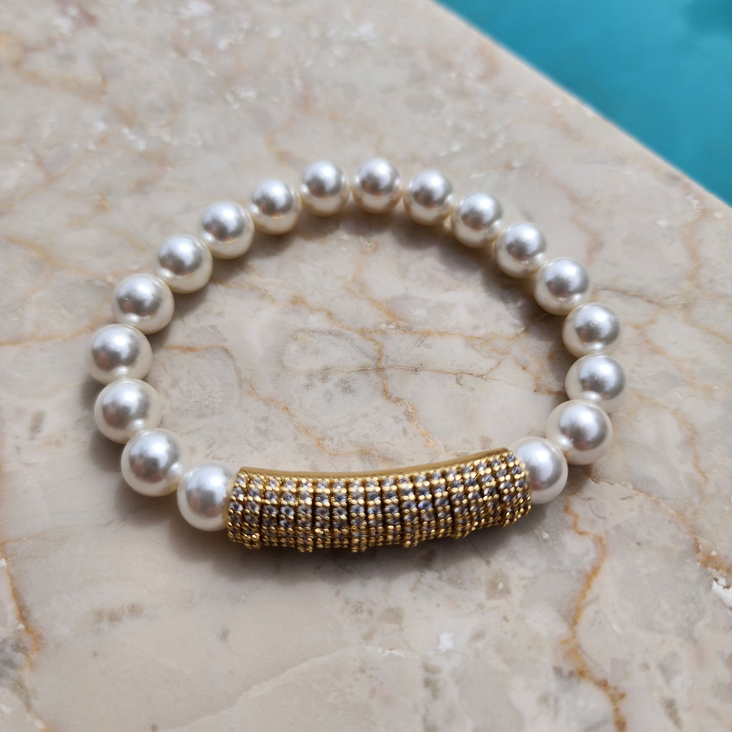 Candy Stretch Bracelet in White Pearl