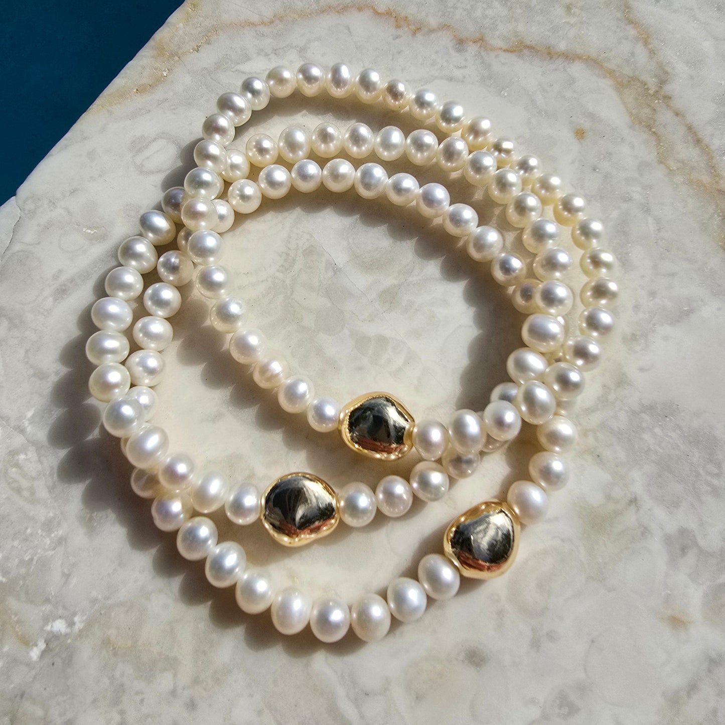 Petite Pebble Bracelet in Freshwater Pearl